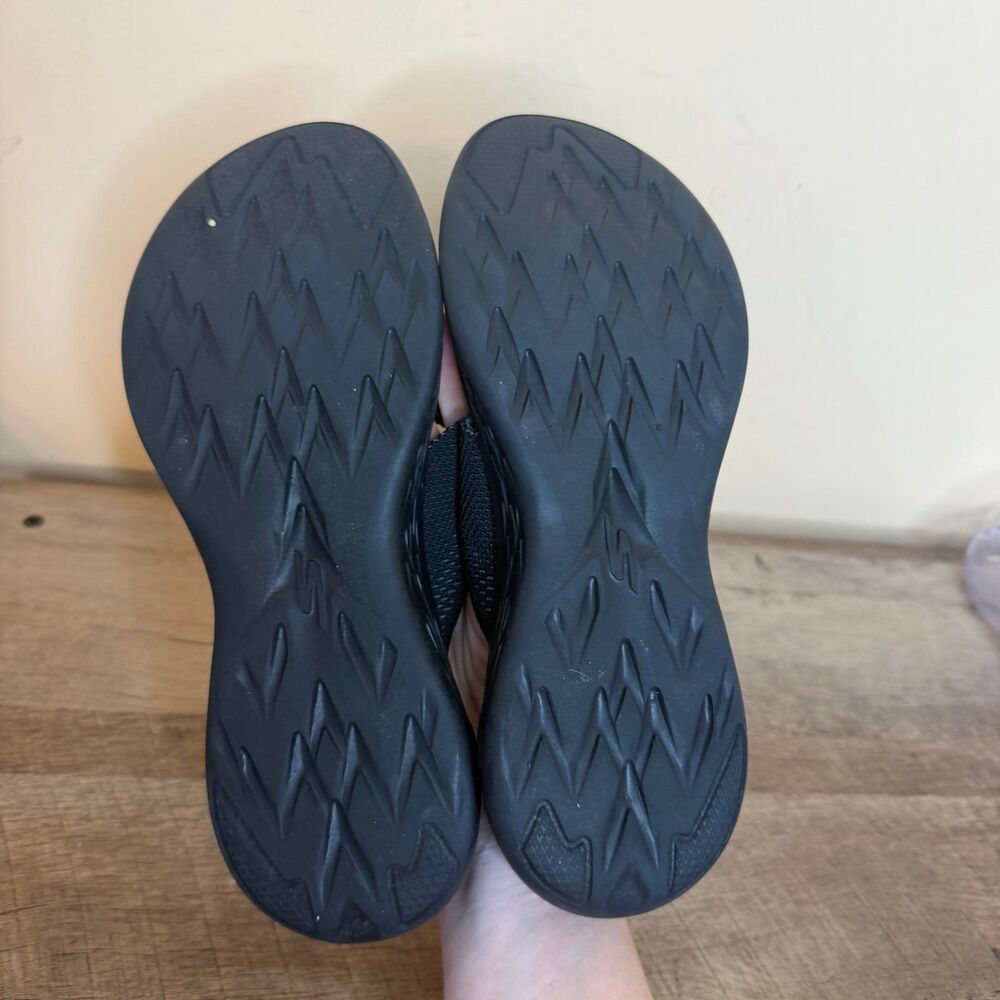 Skechers Women's GO Walk Flex Flip-Flop Thong Sandals black size 9 shoes - Picture 6 of 6
